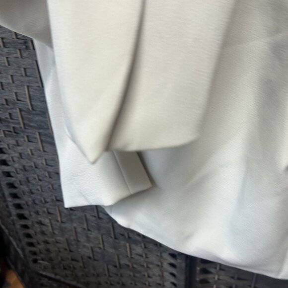Avec Les Filles Light Beige Single Button Boxy Style Crop Blazer Size Medium - Picture 5 of 6